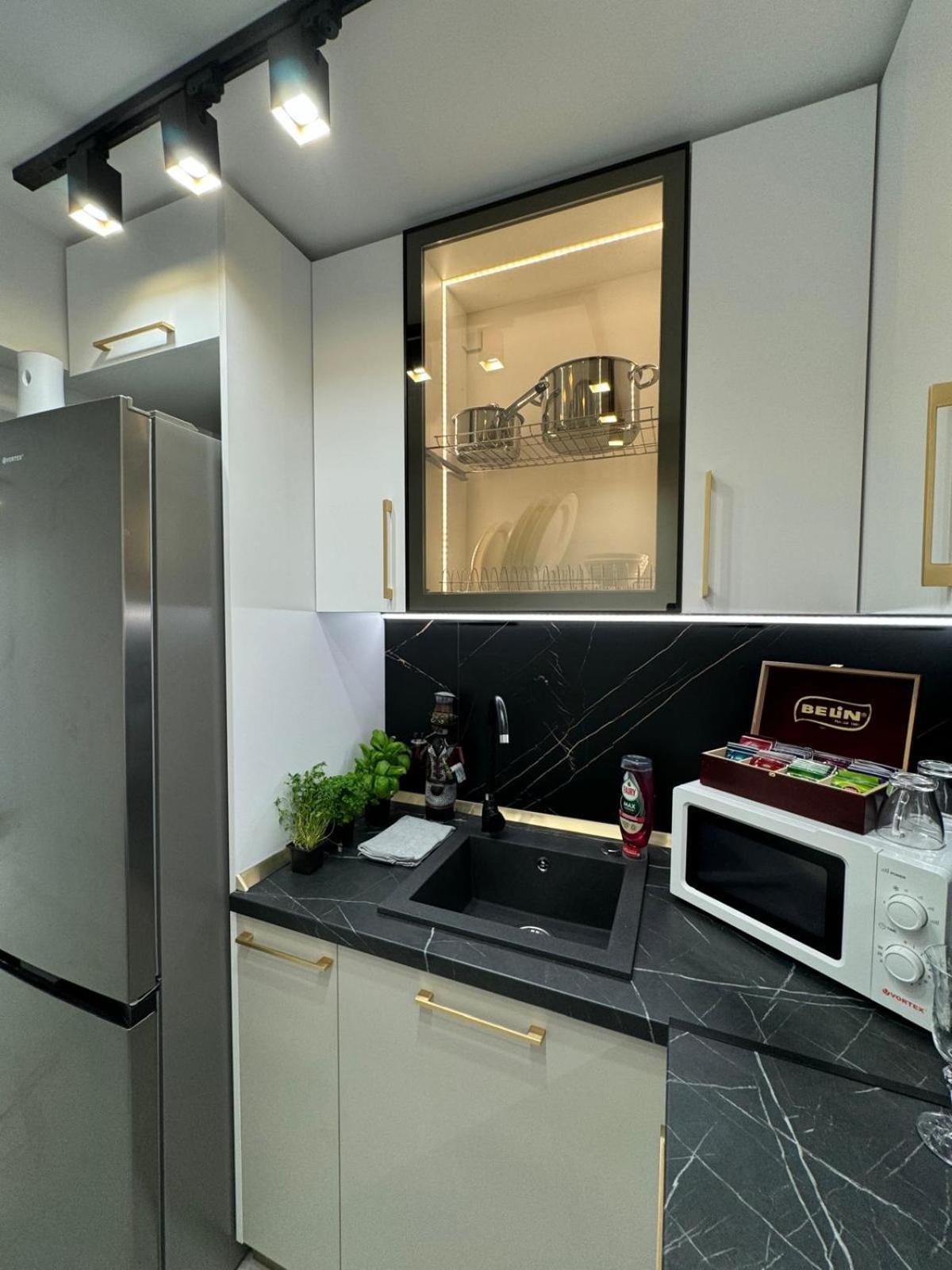 Iasi Ultra Central Apartment Self Check-In ภายนอก รูปภาพ