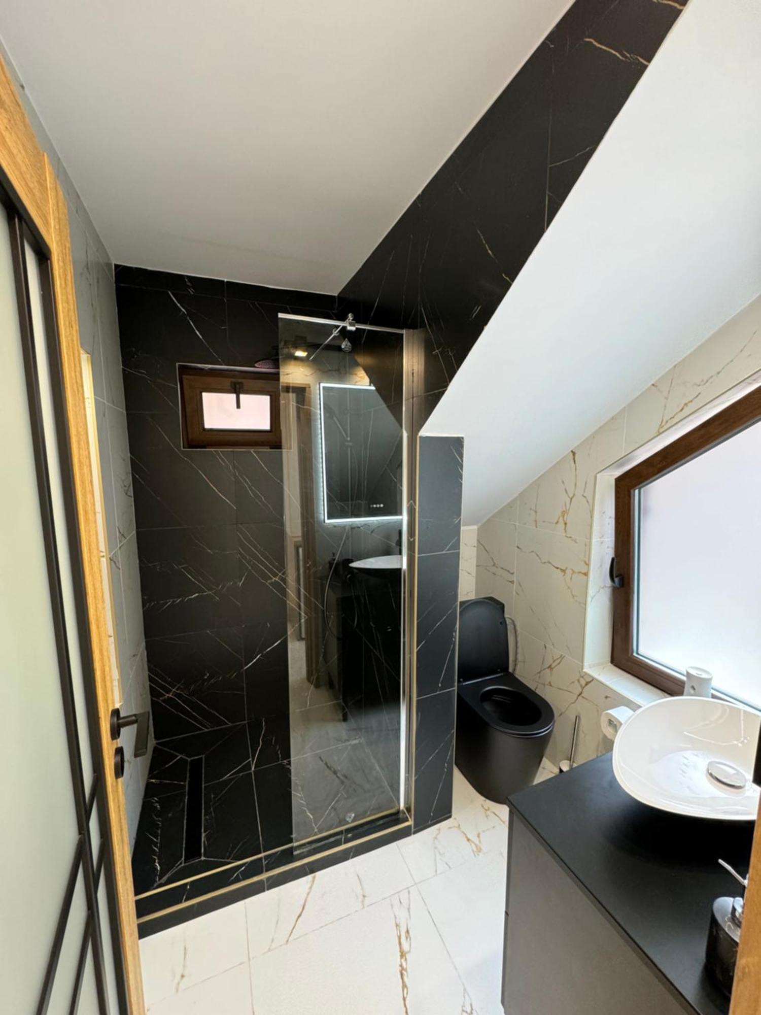 Iasi Ultra Central Apartment Self Check-In ภายนอก รูปภาพ